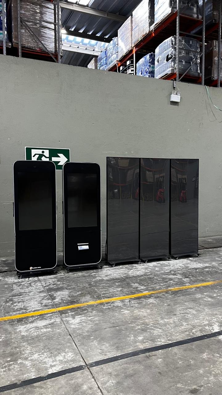 Totem interativo com jogos em ativação de marca em BH